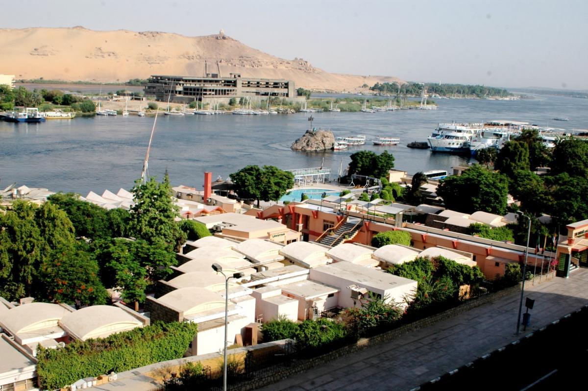 Obelisk Nile Hotel Асуан Екстериор снимка