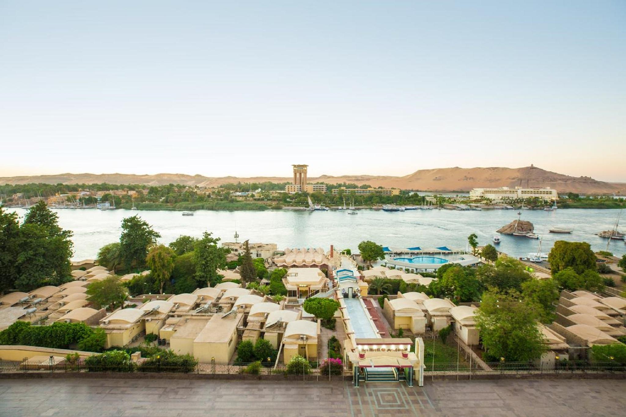 Obelisk Nile Hotel Асуан Екстериор снимка